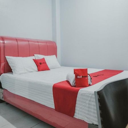 Reddoorz @ Jalan Pemuda Medan Hotell Eksteriør bilde