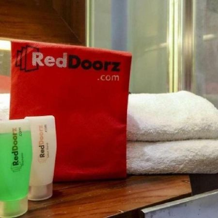 Reddoorz @ Jalan Pemuda Medan Hotell Eksteriør bilde