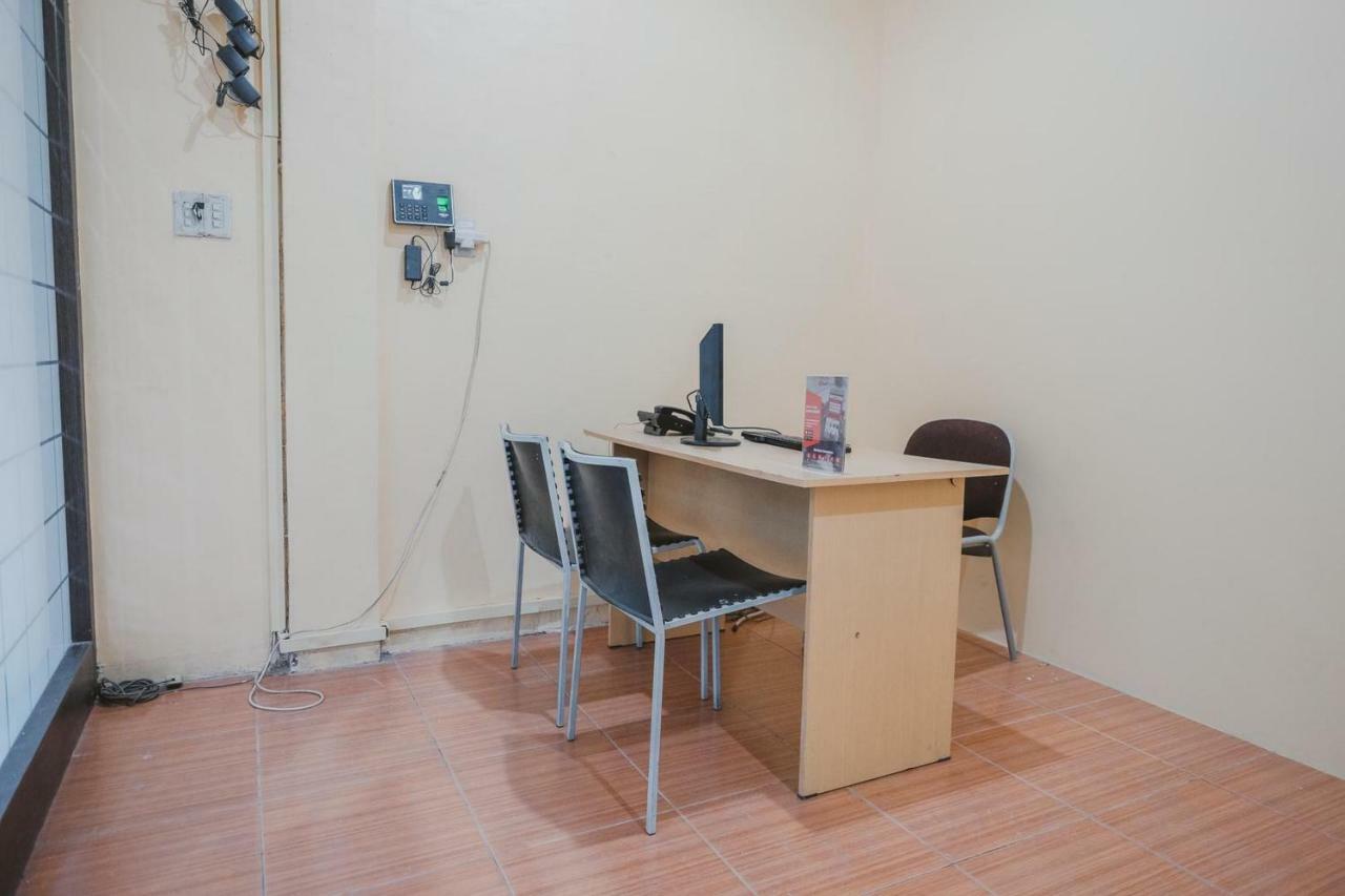 Reddoorz @ Jalan Pemuda Medan Hotell Eksteriør bilde