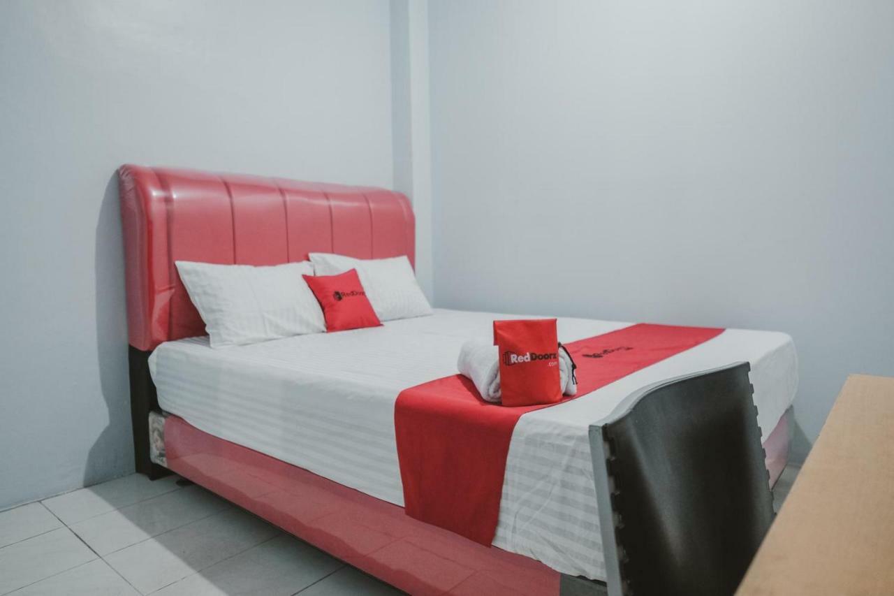 Reddoorz @ Jalan Pemuda Medan Hotell Eksteriør bilde