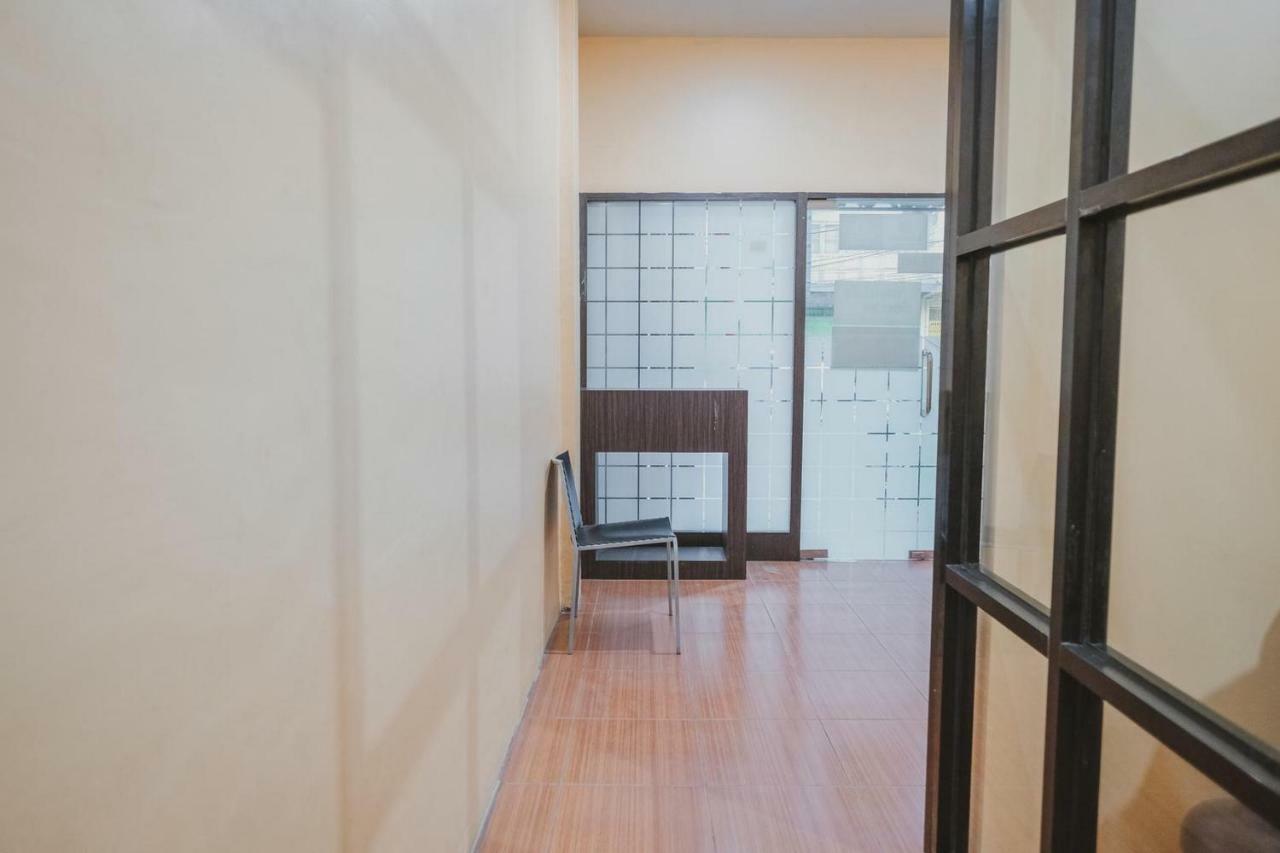 Reddoorz @ Jalan Pemuda Medan Hotell Eksteriør bilde
