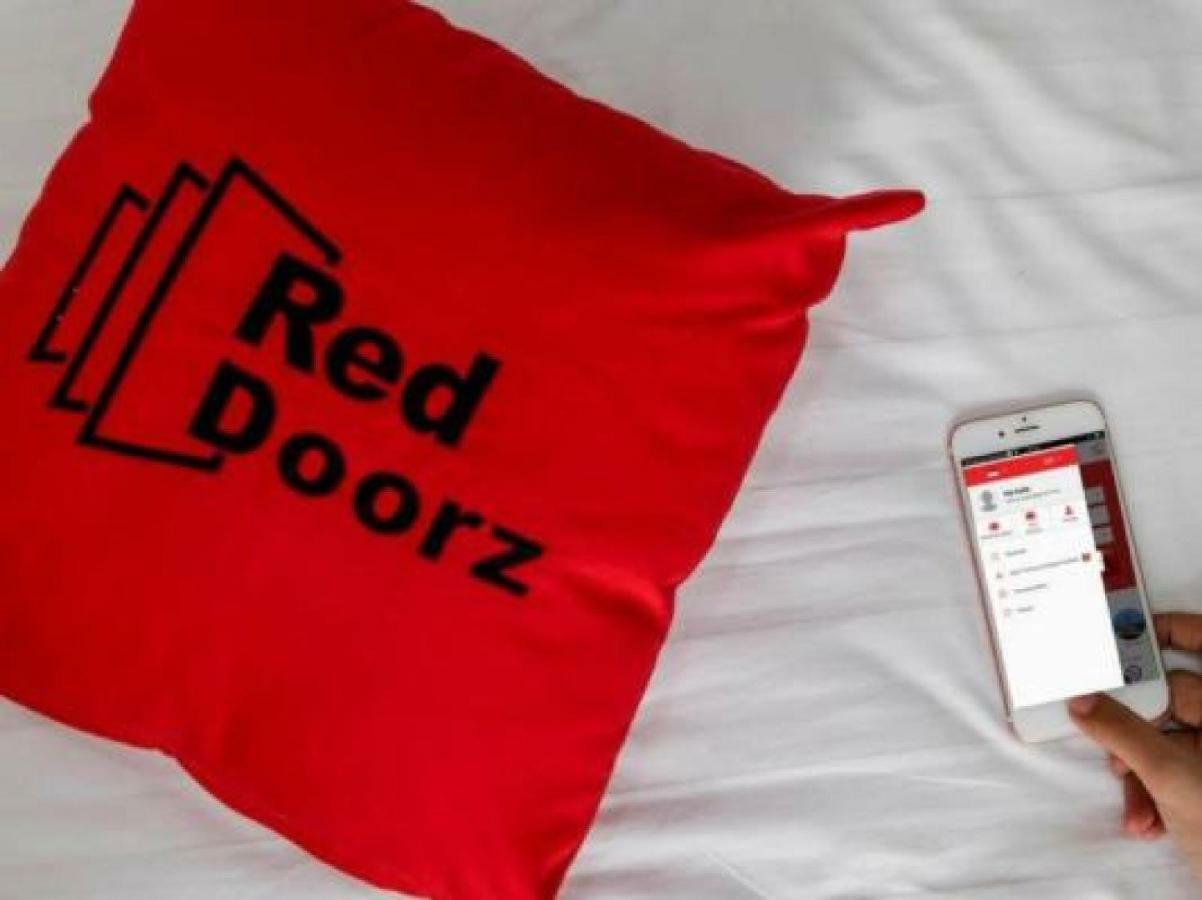 Reddoorz @ Jalan Pemuda Medan Hotell Eksteriør bilde