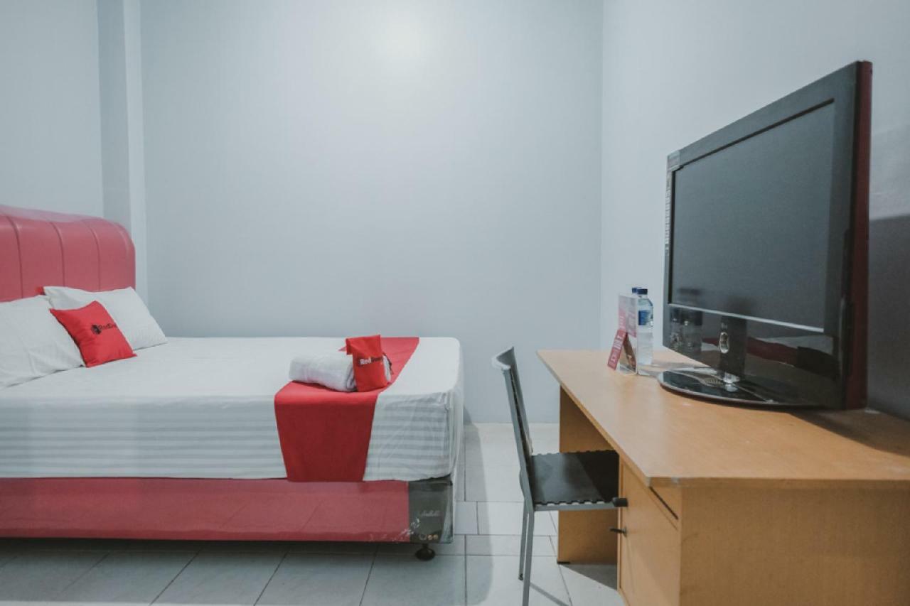 Reddoorz @ Jalan Pemuda Medan Hotell Eksteriør bilde